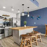 Laketown Wharf 0606