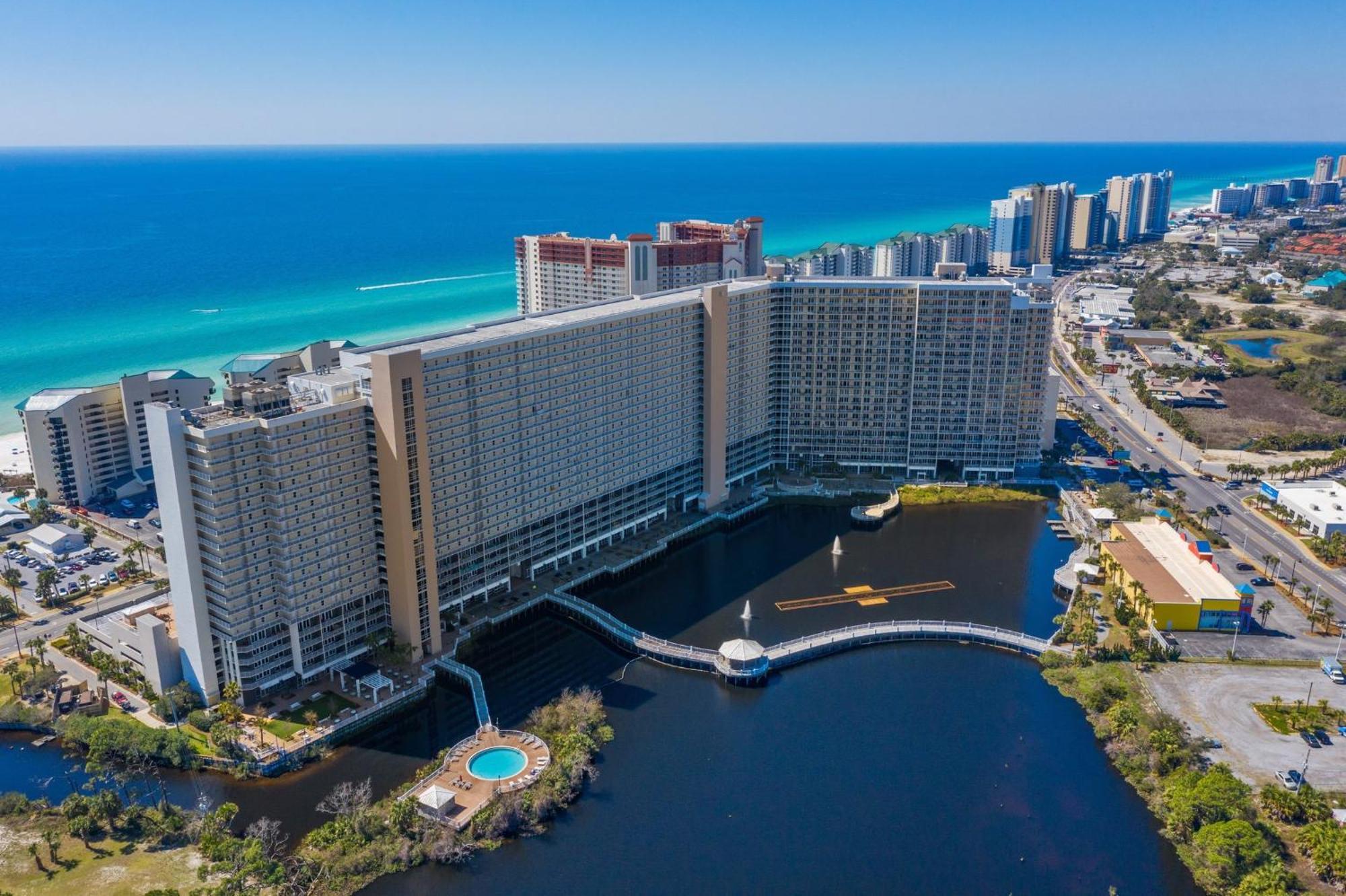 Apartment Laketown Wharf 0606