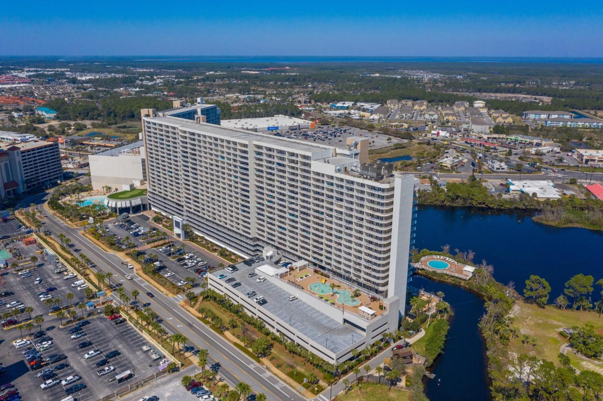 Laketown Wharf 0606 *