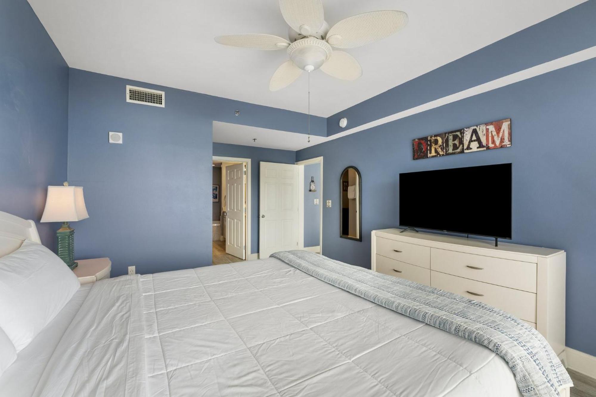 Laketown Wharf 0606