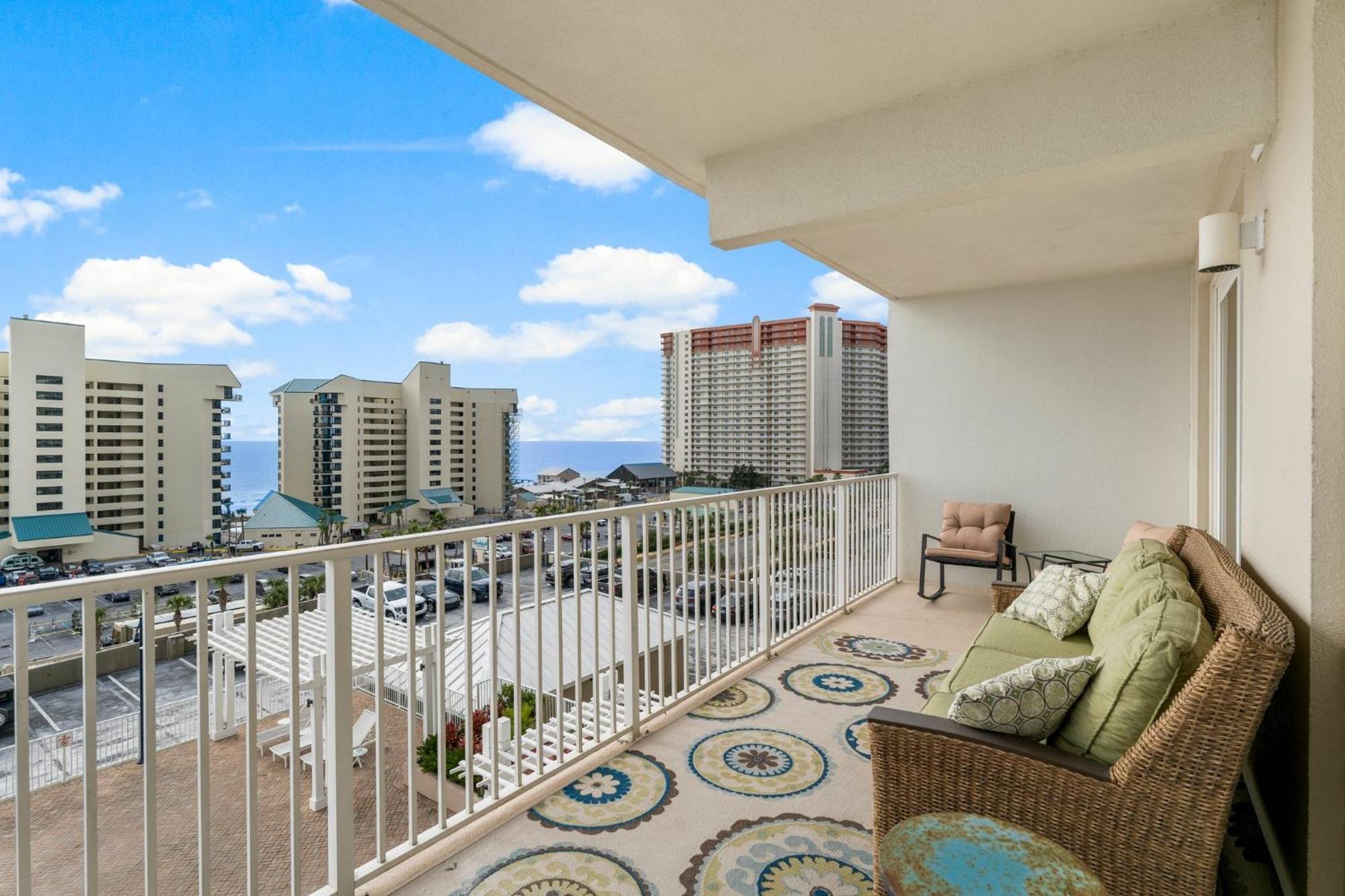 Apartment Laketown Wharf 0606